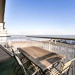 Duplex At With Stunning Sea Views *