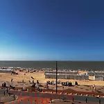Duplex At With Stunning Sea Views * Кнокке-Хейст