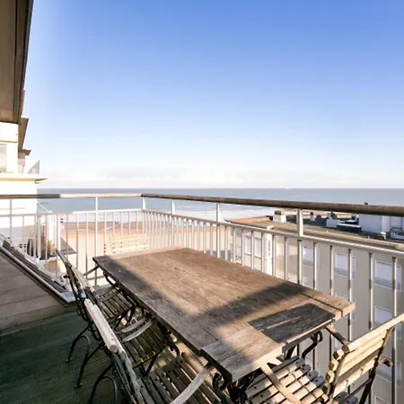 Duplex At With Stunning Sea Views *